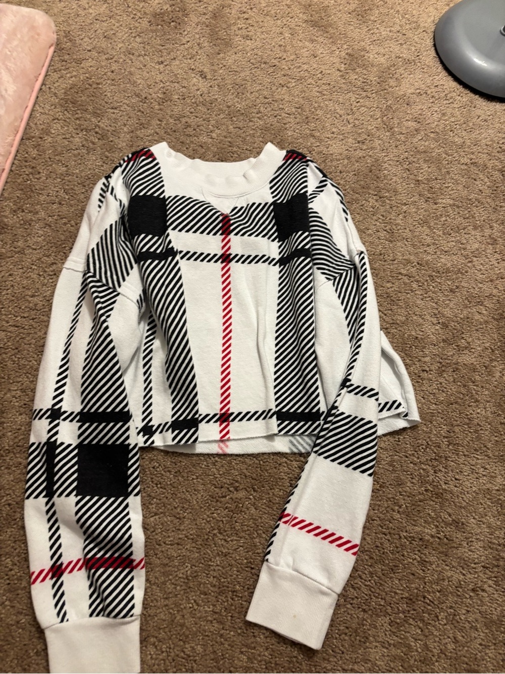 Plaid Cropped Sweatshirt with Red Accent